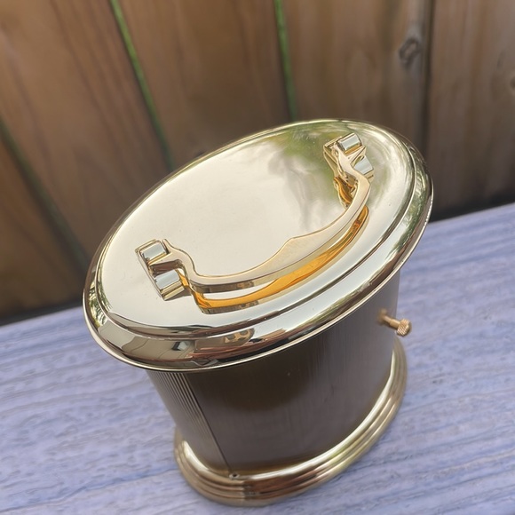 Gold Bulova Quartz Clock - Picture 6 of 6